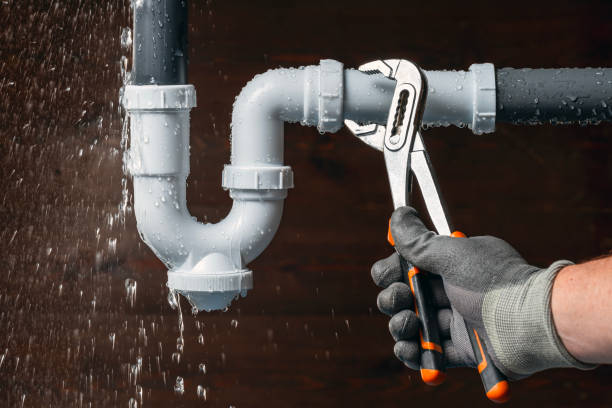 Professional Gas Line Repair technician working in Marblemount, WA
